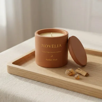 Novélia Stüdyo Serisi Soya Wax Mum (Kapaklı) – 8 Koku Seçeneği, Minimalist İskandinav Dekorasyonu, Lüks El Yapımı Mum